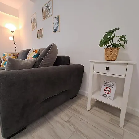 Come&enjoy Apartment *