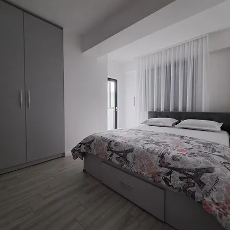 Come&enjoy Apartment